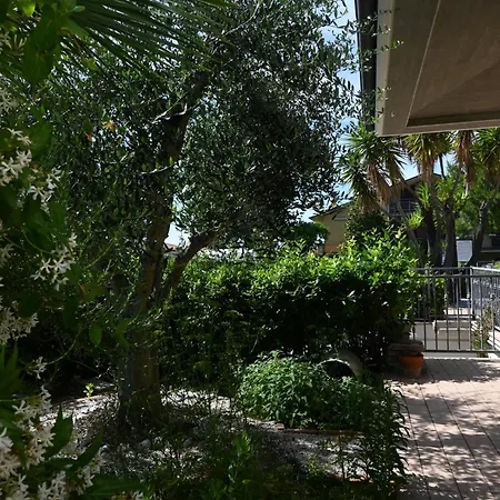 Apartamento P099- Porto Recanati, Elegante Porzione Di Con Giardino *